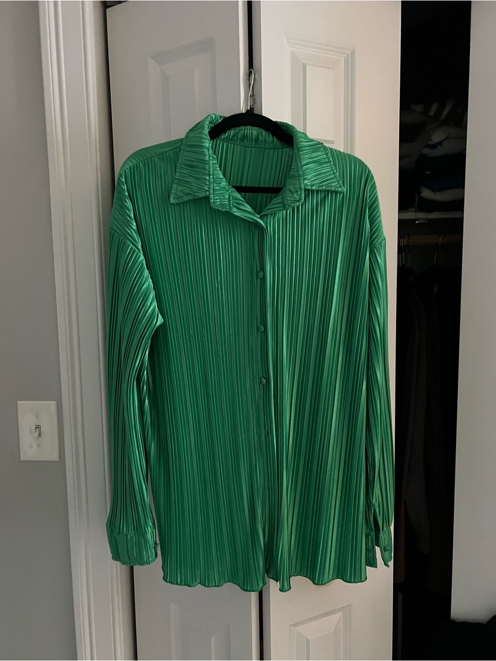 Green Pleated Long-Sleeve Button-Up Shirt with shorts set